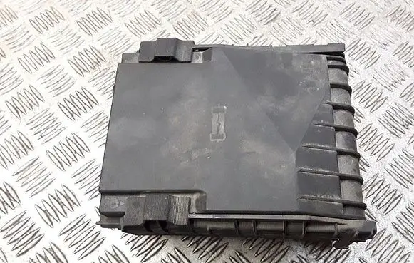 Volkswagen Golf V Fuse module 1k0937125a