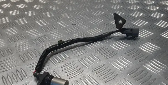 Toyota Avensis T250 Crankshaft position sensor 9091905064 0296001420