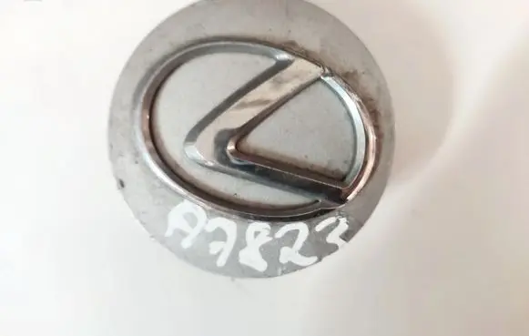 Lexus IS 220D-250-350 Original wheel cap