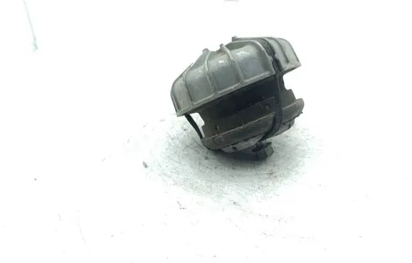 Mercedes-Benz Vito Viano W639 Engine mount bracket A6392410413 3616417
