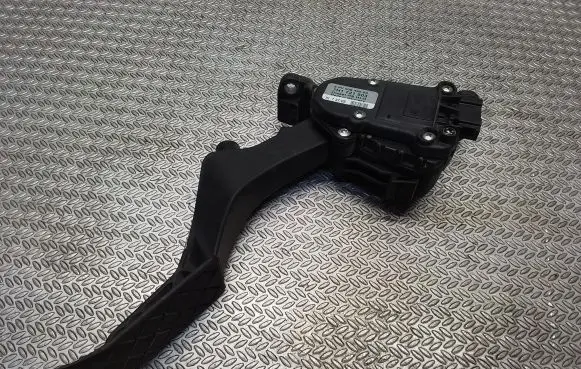 Volkswagen Transporter - Caravelle T5 Accelerator throttle pedal 7H1721503