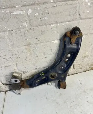 Volkswagen Golf VI Front lower control arm/wishbone 1K0407151BC 290311M0526 641PWA2B009N