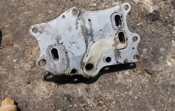 Chevrolet Captiva Oil filter mounting bracket 96868256
