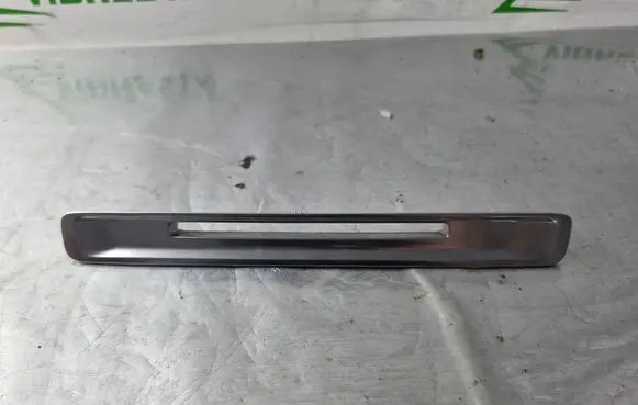 Volvo XC60 Radio/GPS head unit trim 30755619