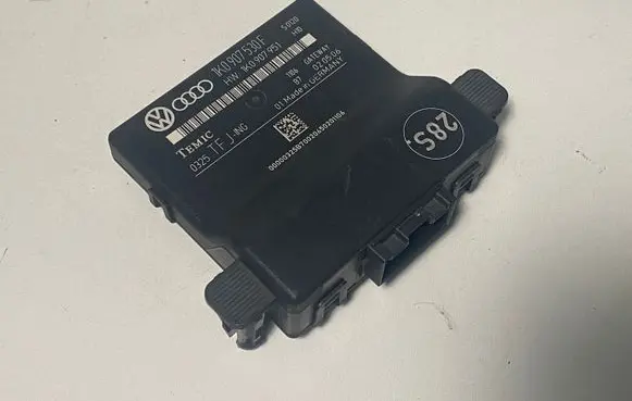 Volkswagen Touran I Gateway control module 1K0907530F 1K0907951