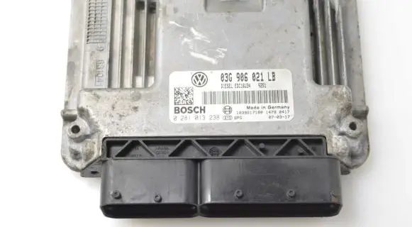 Skoda Octavia Mk2 (1Z) Engine control unit/module 03G906021LB