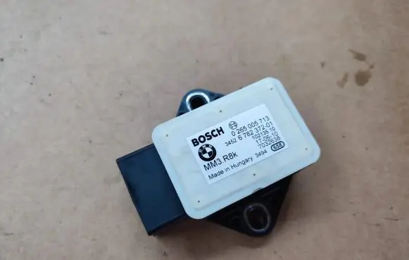 BMW X3 E83 ESP acceleration yaw rate sensor 6782372