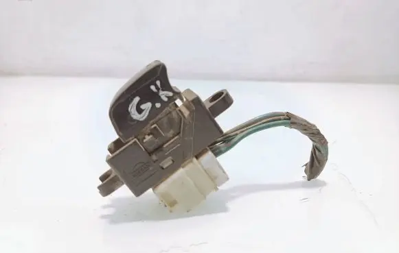 Nissan Almera N16 Electric window control switch 0725Z