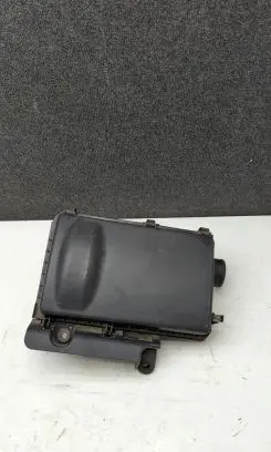 Toyota Prius (XW20) Air filter box 21140