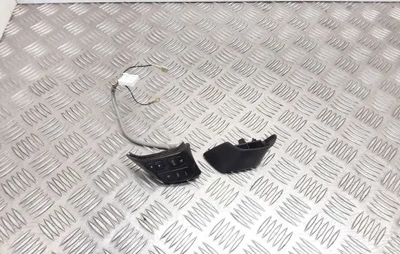 Mazda 5 Steering wheel buttons/switches 153769