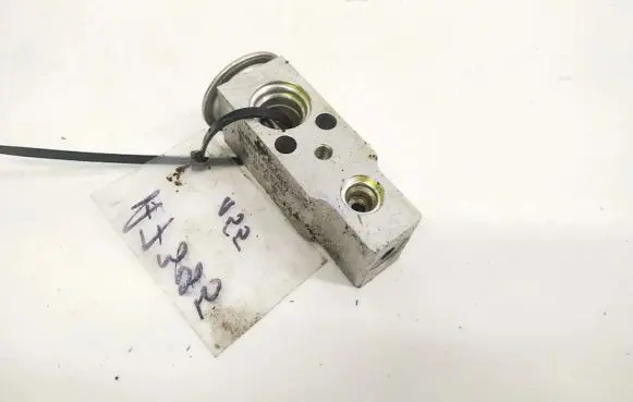 Hyundai Santa Fe Air conditioning (A/C) expansion valve F108MA5AB