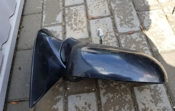 Front door electric wing mirror