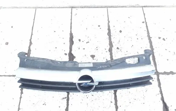 Opel Astra H Front grill 13108463