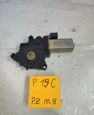 Peugeot 307 Front door window regulator motor 50001603