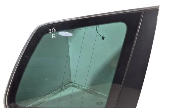 Volkswagen Touareg I Rear side window DOT32M19AS3 E000190 43R00069