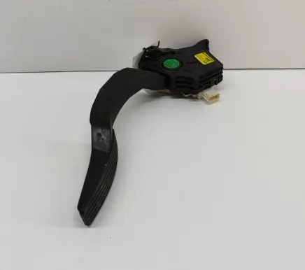 Opel Mokka Accelerator throttle pedal 95087911