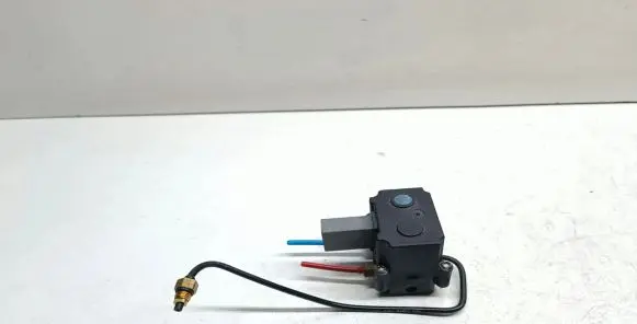 BMW X5 E70 Air suspension valve block 