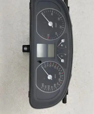 Renault Laguna II Speedometer (instrument cluster) 8200170314 501018880046 HGD10G