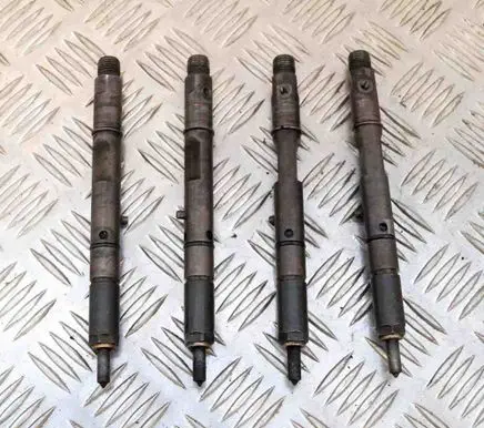 Audi A4 S4 B7 8E 8H Fuel injectors set 