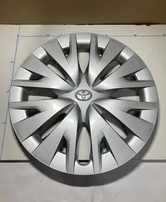 Toyota Yaris XP210 R15 wheel hub/cap/trim 42602K0030