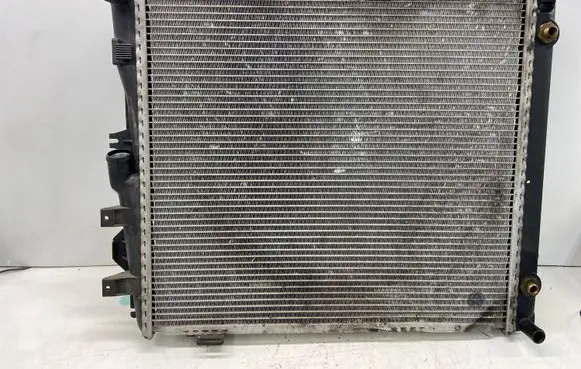 Mercedes-Benz E W124 Coolant radiator A1245009003 1245009003 A1245002803