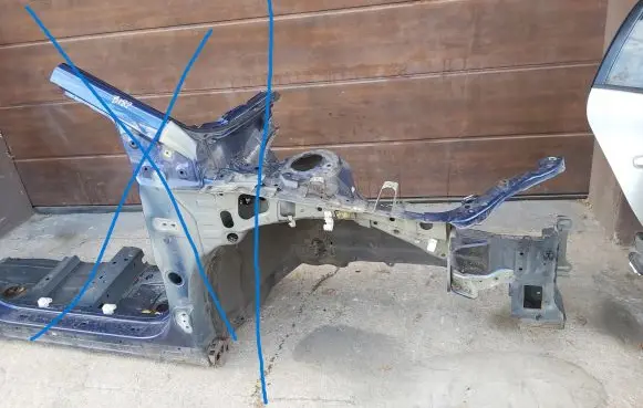 Toyota Avensis T270 Front bodywork piece 