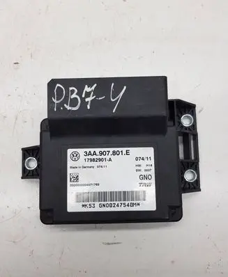 Volkswagen PASSAT B7 Hand brake control module 3AA907801E