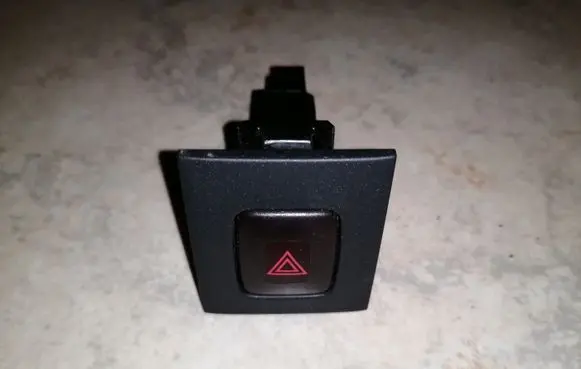 Volvo V70 Hazard light switch 30710106 09W345