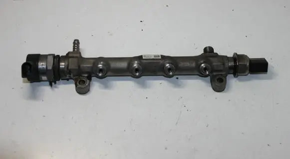 Skoda Octavia Mk3 (5E) Fuel main line pipe 04L089D