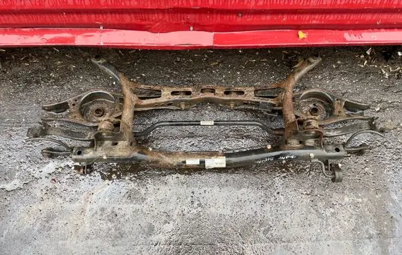 Volkswagen Touran II Rear subframe 