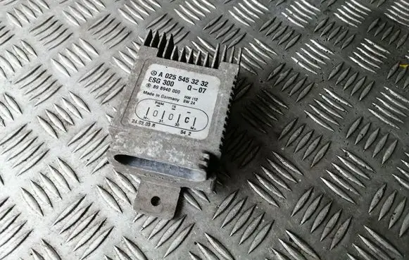 Coolant fan relay