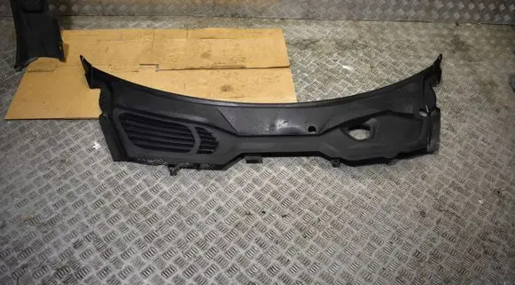 Porsche Taycan 9J1 Wiper trim 9J1819401B55595