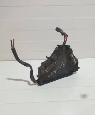 Opel Signum Coolant fan relay 1379131