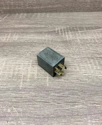 Opel Omega B1 Other relay 90240092 38310