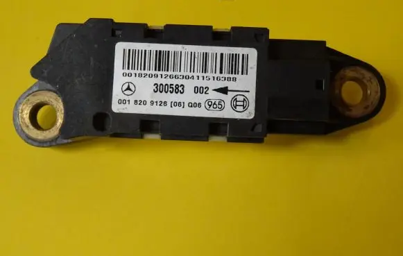 Mercedes-Benz C W203 Airbag deployment crash/impact sensor 0018209126