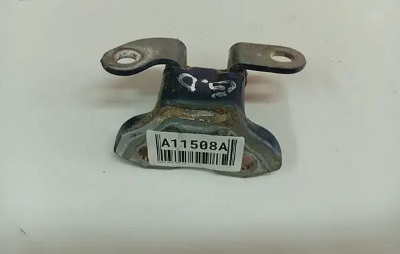 Toyota Auris 150 Rear door lower hinge