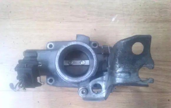 Ford Escort Throttle valve 938f9677aa