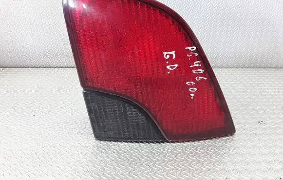 Peugeot 406 Tailgate rear/tail lights