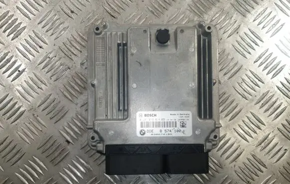 BMW 5 F10 F11 Engine control unit/module 8574100 0281019814