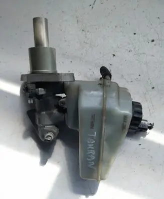 Volkswagen Touran I Master brake cylinder 1K1611301C