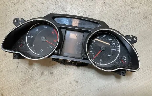 Audi A5 8T 8F Speedometer (instrument cluster) 8T0920980M 503001520504