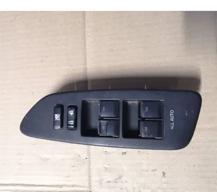 Toyota Auris E180 Electric window control switch 515220