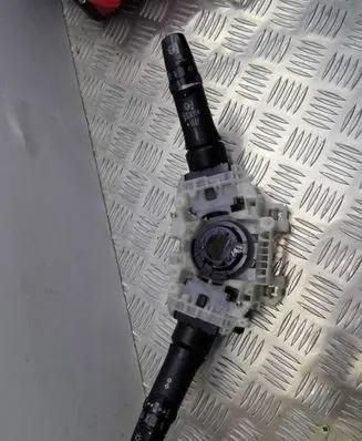 Peugeot 4007 Indicator stalk 8600A228 17G247