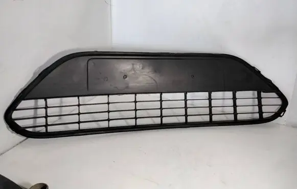 Ford Focus Front bumper lower grill 8M5117B968A LKN0097A