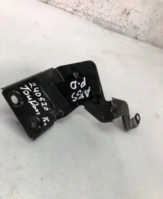 Volkswagen Touran III ABS pump bracket 5q1614235e