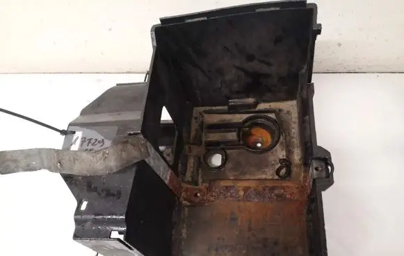 Battery box tray