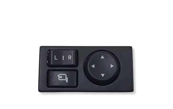 Isuzu D-Max Wing mirror switch M42200