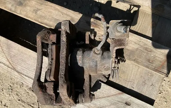 Renault Master II Rear brake caliper