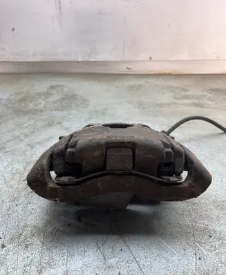 Volvo XC90 Front brake caliper 30657303