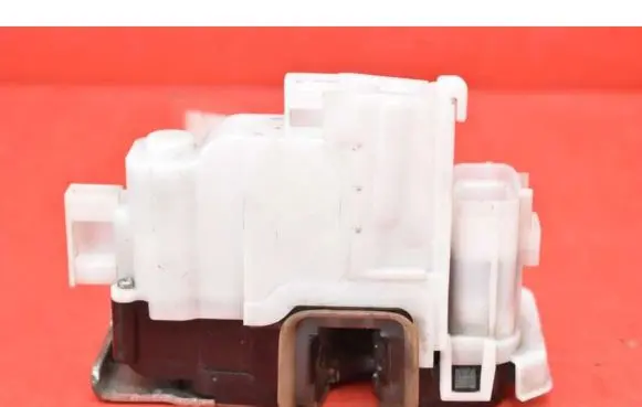 Fiat Tipo Front door lock 519839440